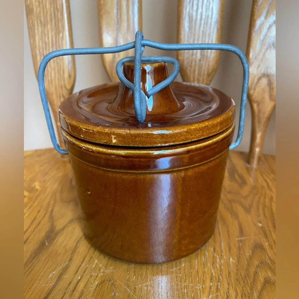 Vintage brown glazed cheese / butter crock 1982